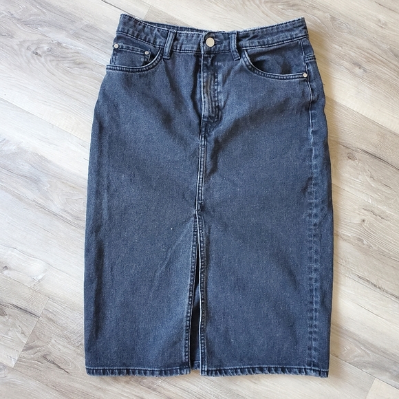 Zara Dresses & Skirts - Zara high-waisted denim skirt